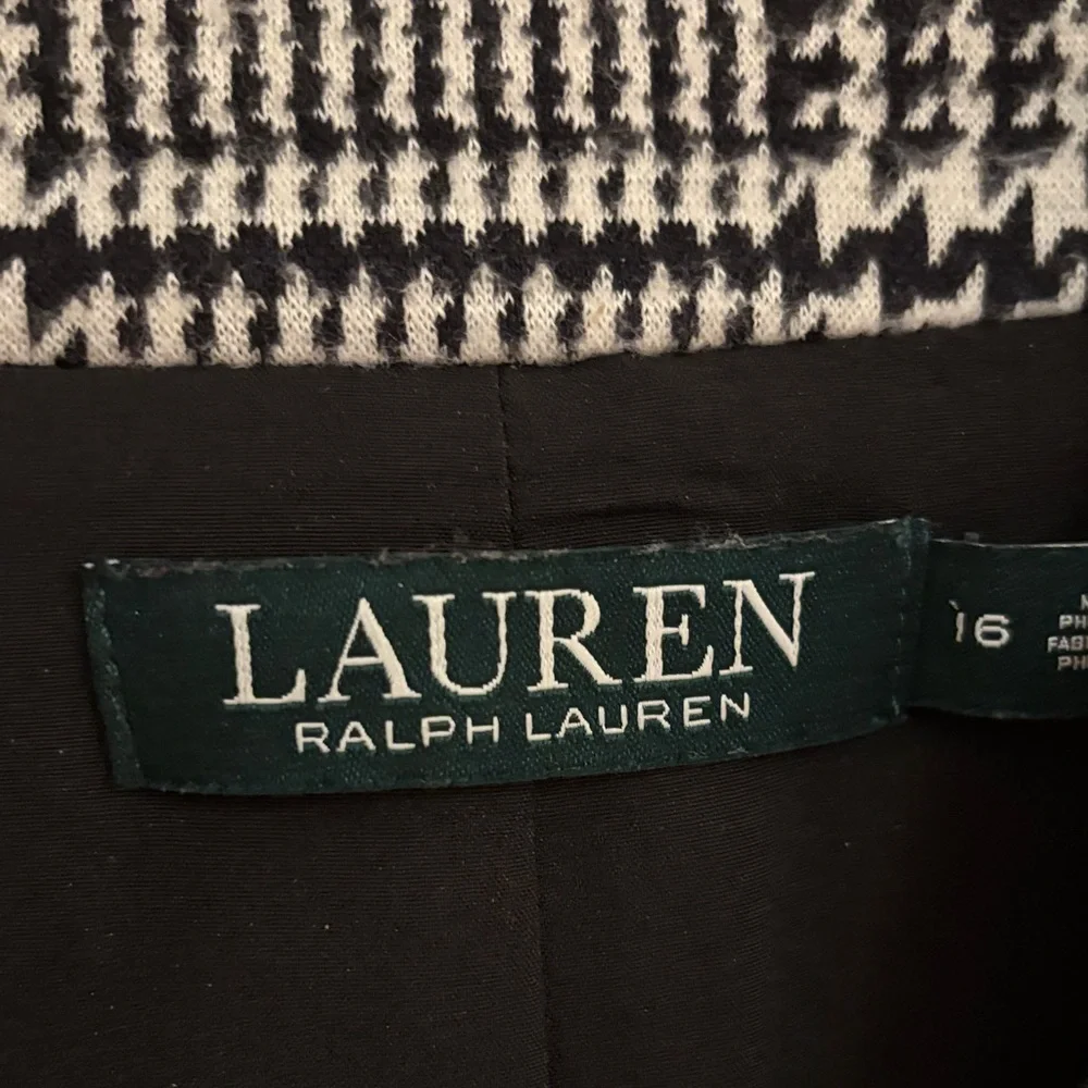 Ralph Lauren Women's Houndstooth Blazer in Black and White - Picture 2 of 4